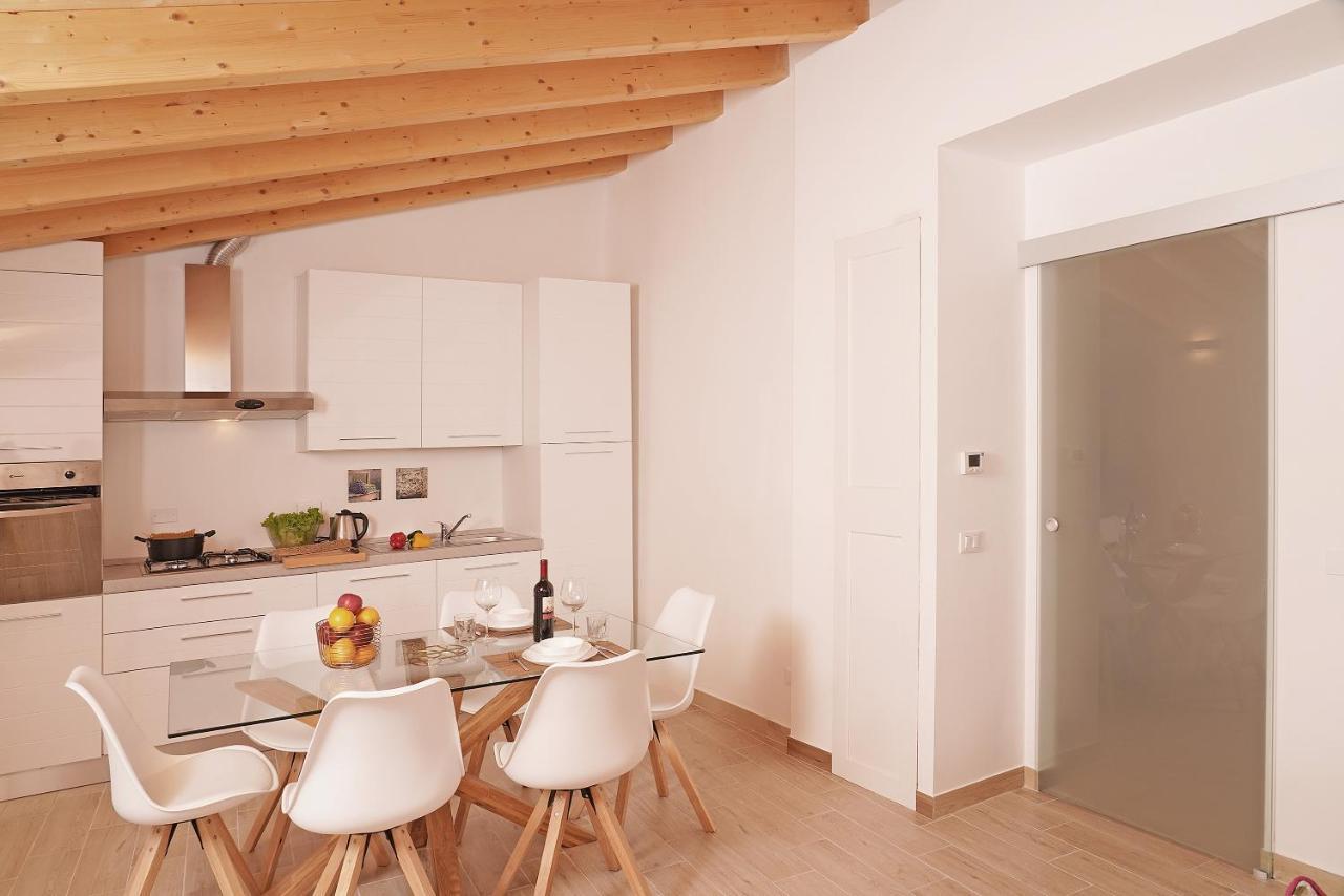Apartments Villa Bougainville Сан-Феліче-дель-Бенако Екстер'єр фото