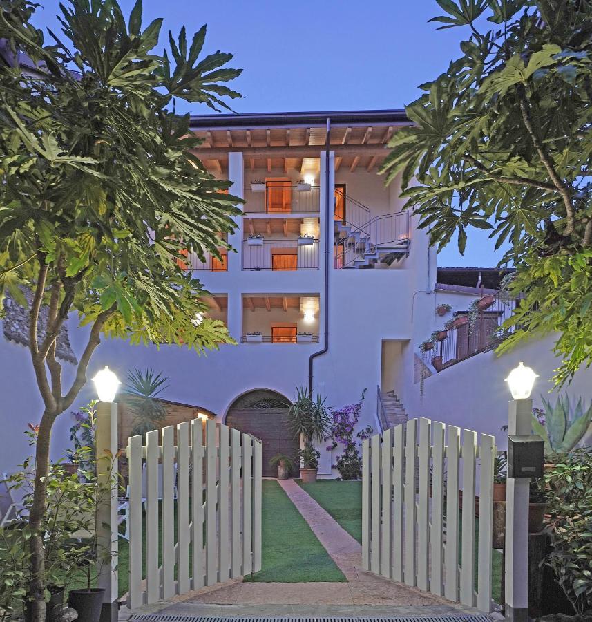 Apartments Villa Bougainville Сан-Феліче-дель-Бенако Екстер'єр фото
