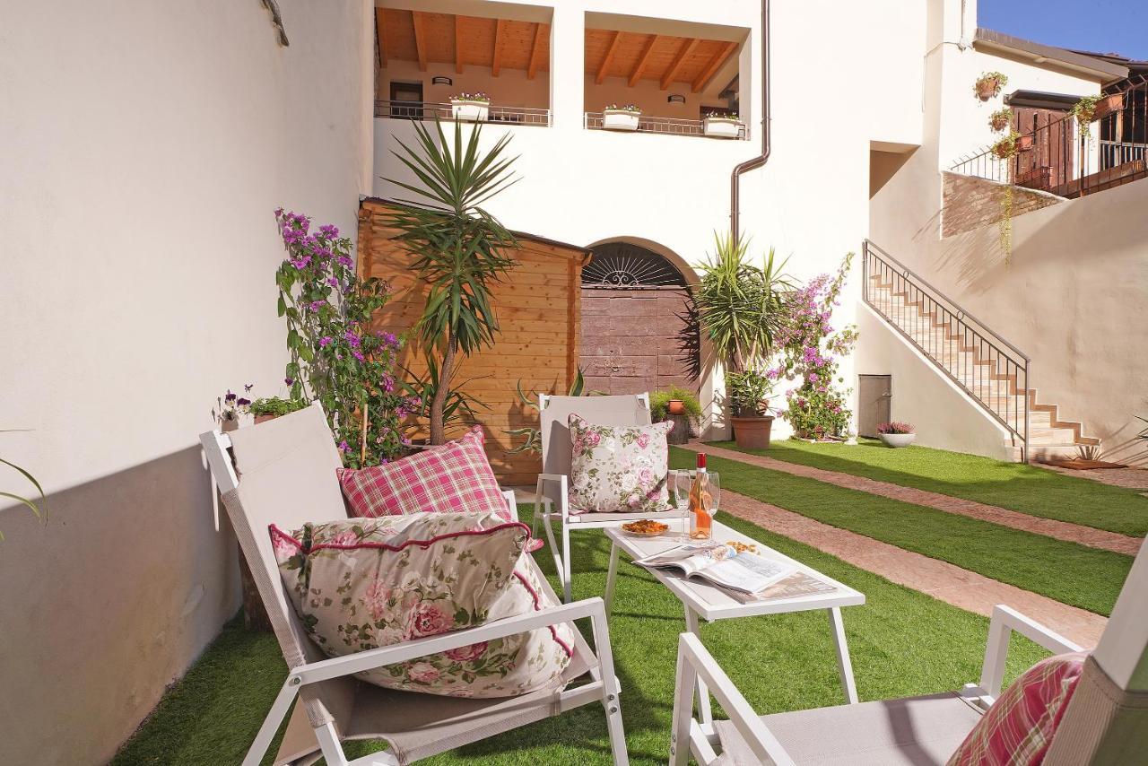 Apartments Villa Bougainville Сан-Феліче-дель-Бенако Екстер'єр фото