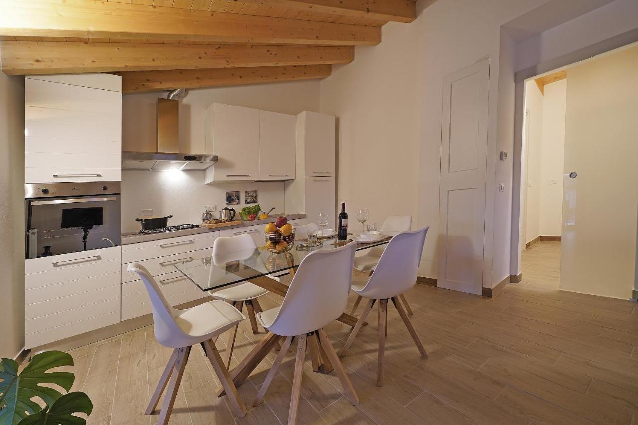 Apartments Villa Bougainville Сан-Феліче-дель-Бенако Екстер'єр фото