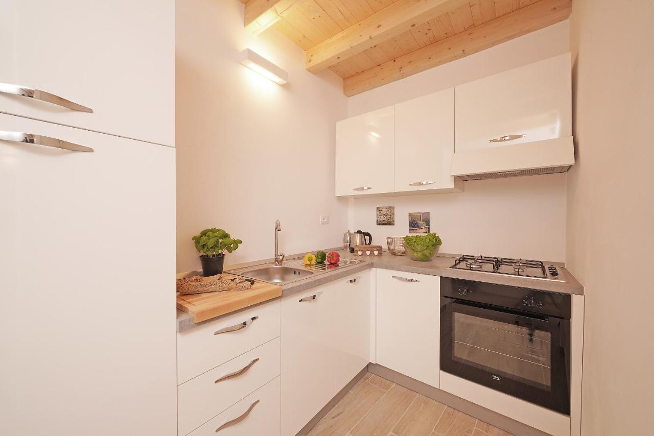 Apartments Villa Bougainville Сан-Феліче-дель-Бенако Екстер'єр фото