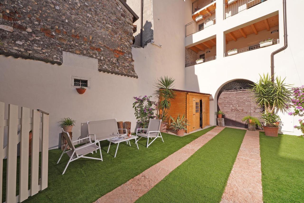Apartments Villa Bougainville Сан-Феліче-дель-Бенако Екстер'єр фото