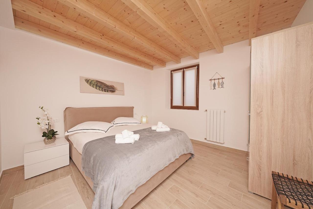 Apartments Villa Bougainville Сан-Феліче-дель-Бенако Екстер'єр фото
